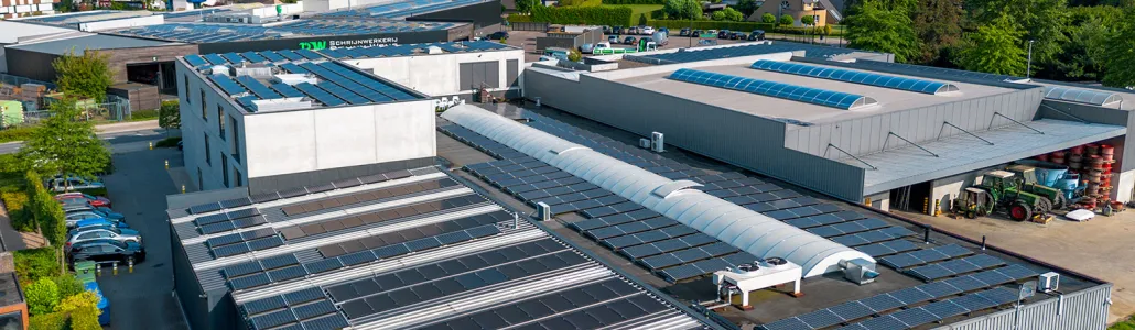 Zonnepanelen op het dak van Orakel in België