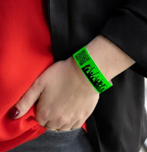 Fluo groen tyvek polsbandje in voorraad met voorbedrukt ontwerp